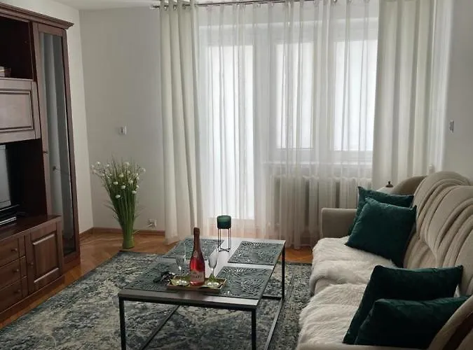 Green Apartment Apartment Koło